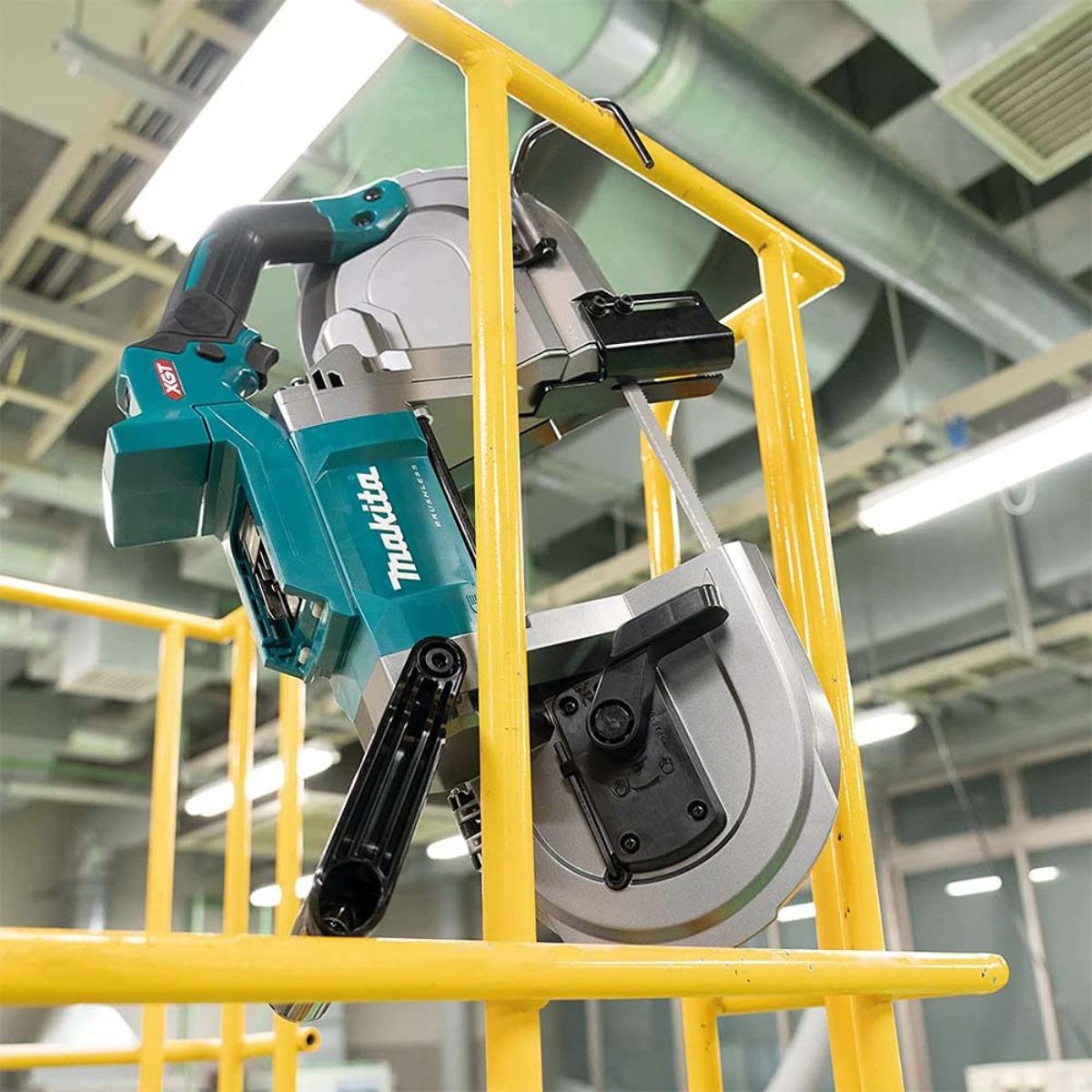 Makita PB002GZ 40V XGT Brushless Band Saw with 1 x 5.0Ah Battery & Charger