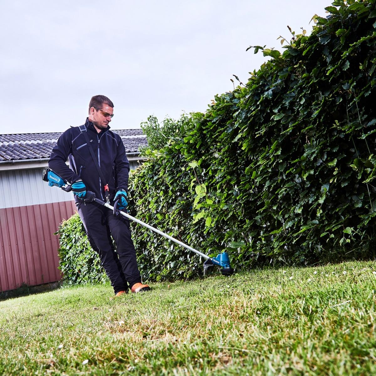 Makita DUR190LZX9 18V LXT Brushless Line Trimmer Body Only