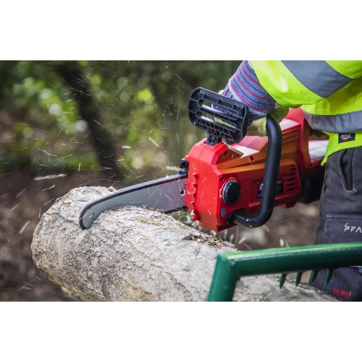 Sealey CP20VCHSKIT1 Cordless Chainsaw 25cm 20V Kit 4Ah