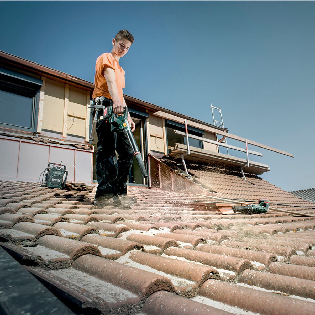 Metabo AG 18 18V Cordless Blower with 1 x 4.0Ah Battery & Charger