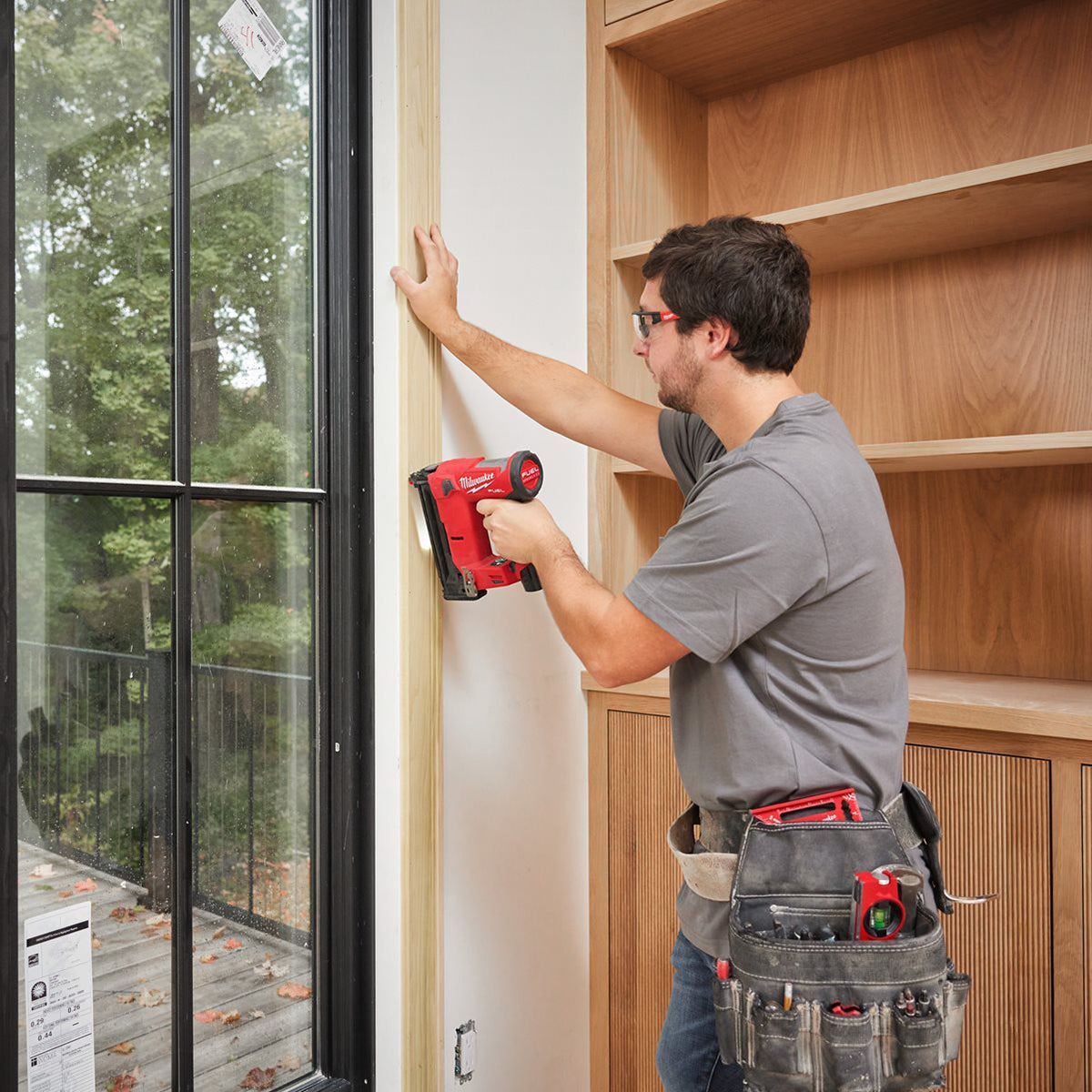 Milwaukee M12FCN18GS-0X 12V FUEL Brushless 18Ga Second Fix Straight Brad Nailer with 1 x 6.0Ah Battery & Charger