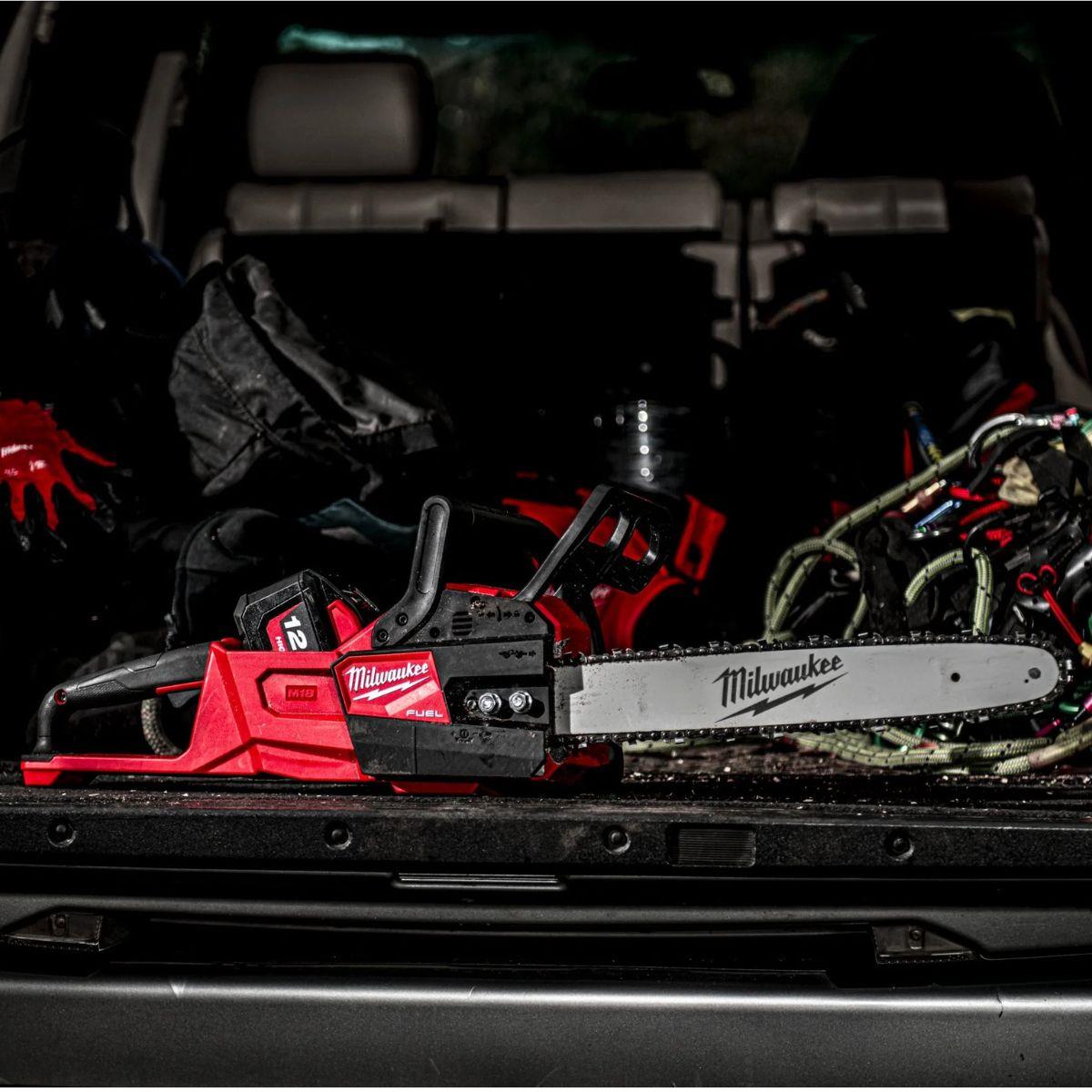 Milwaukee M18FCHS-122 18V FUEL Brushless 40cm Chainsaw with 2 x 12.0Ah Battery & Charger 4933499218