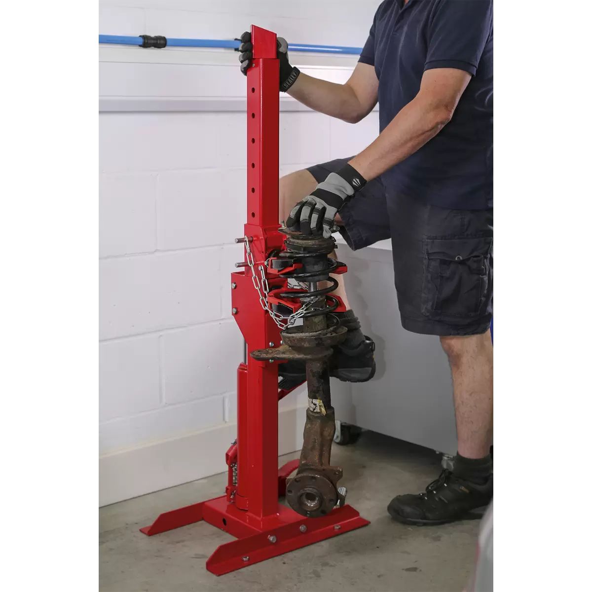 Sealey RE2311 2000kg Hydraulic Coil Spring Compressing Station with Gauge