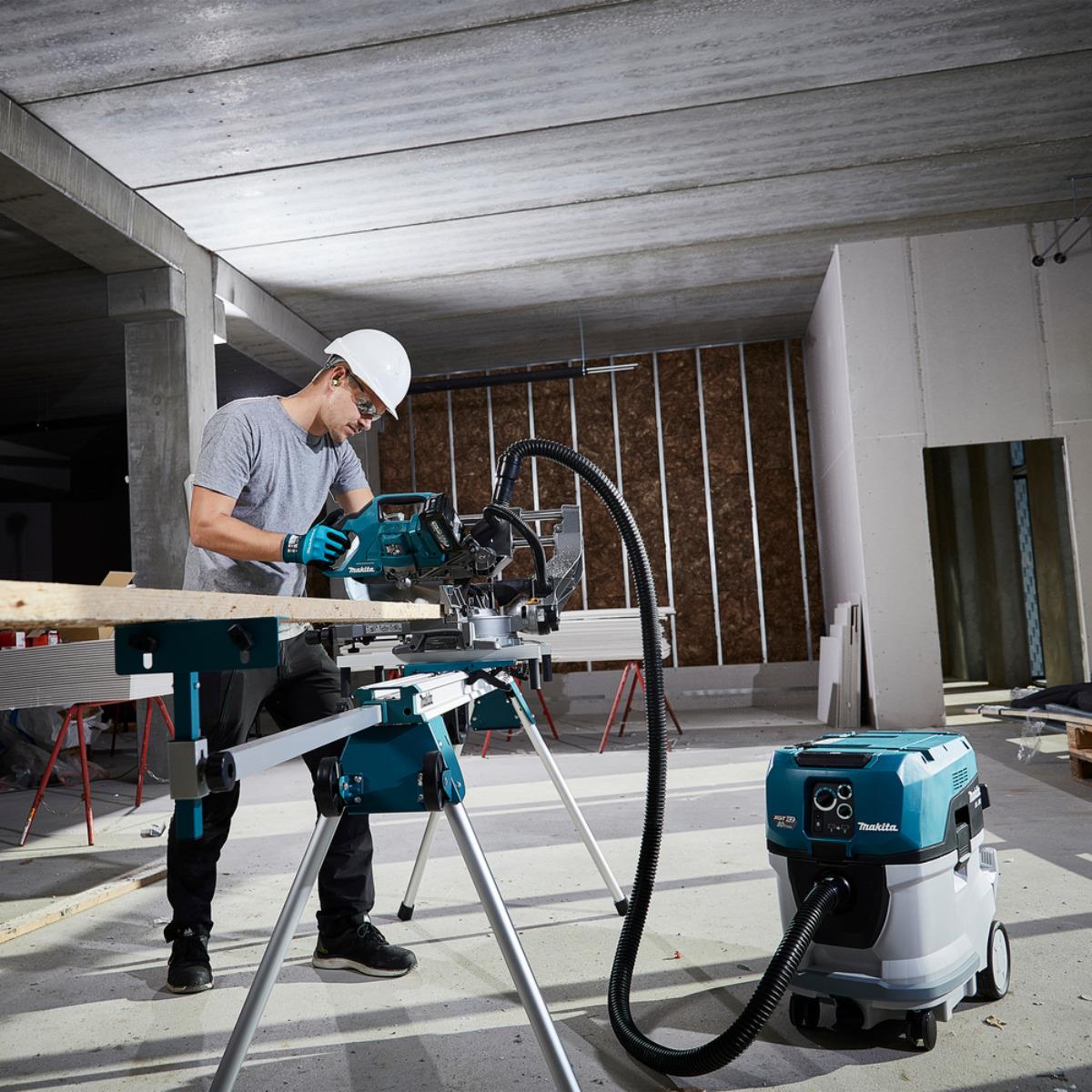 Makita VC006GMZ01 80VMax (2 x 40V) XGT Brushless M-Class Dust Extractor Body Only