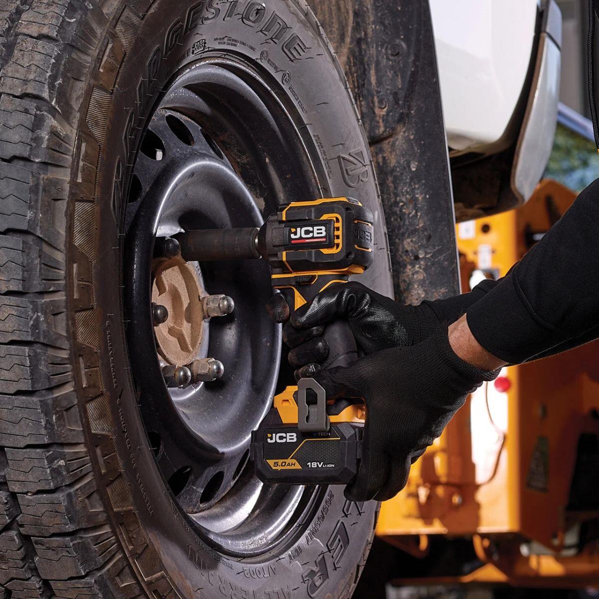JCB-18PIW-350 18V 1/2 Inch Impact Wrench 350Nm Nut-Busting Torque Body Only