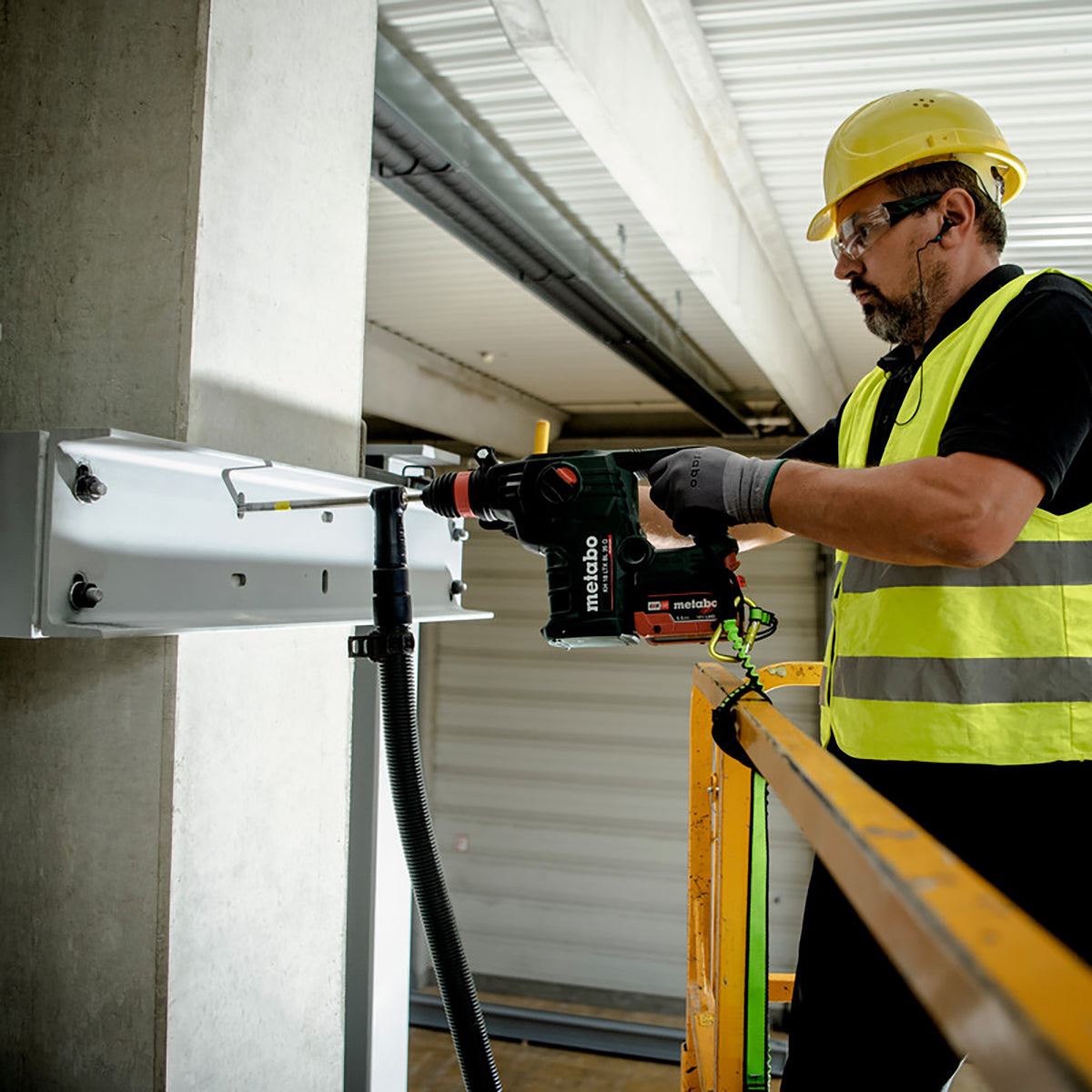 Metabo KH 18 LTX BL 35 Q 18V Brushless 3 Mode SDS+ Rotary Hammer Drill with 1 x 5.2Ah Battery Charger & Metabox