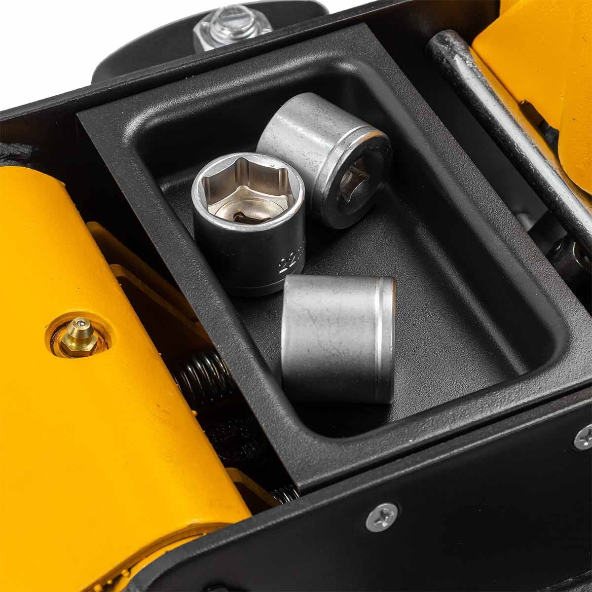 JCB TH33013 3 Tonne Low-Profile Double-Pump Trolley Jack