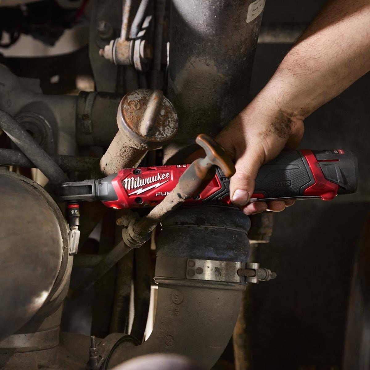 Milwaukee M12FIR14G2-0 12V Brushless Ratchet With 1 x 2.5Ah Battery & Charger