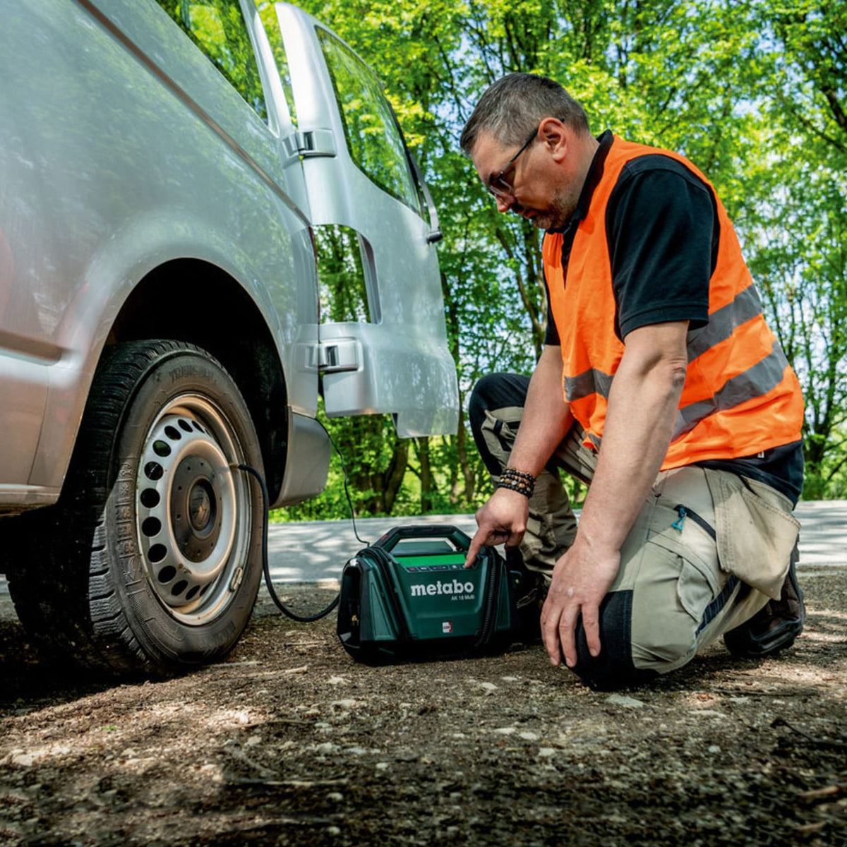 Metabo AK 18 Multi 18V Multi-Function Inflator with 1 x 4.0Ah Battery & Charger