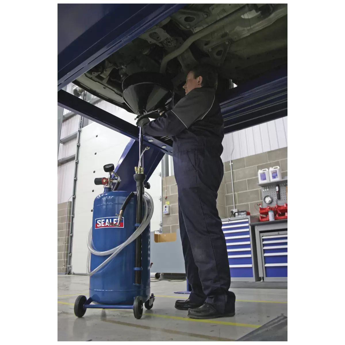 Sealey AK459DX 90L Air Discharge Mobile Oil Drainer with Probes