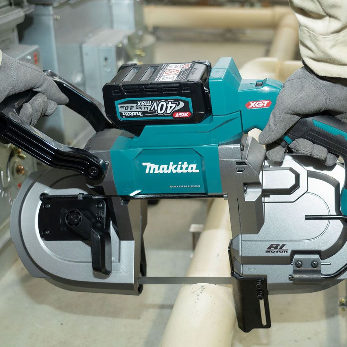 Makita PB002GD101 40V XGT Cordless 127mm Band Saw With 1 x 2.5Ah Battery & Charger