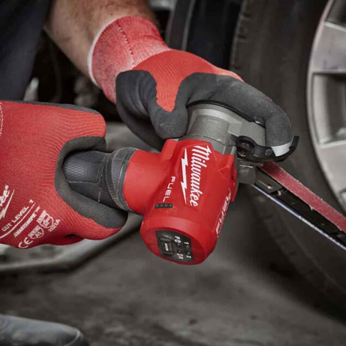 Milwaukee M12FBFL10-0 12V Brushless 10mm Band File with 1 x 6.0Ah Battery & Charger