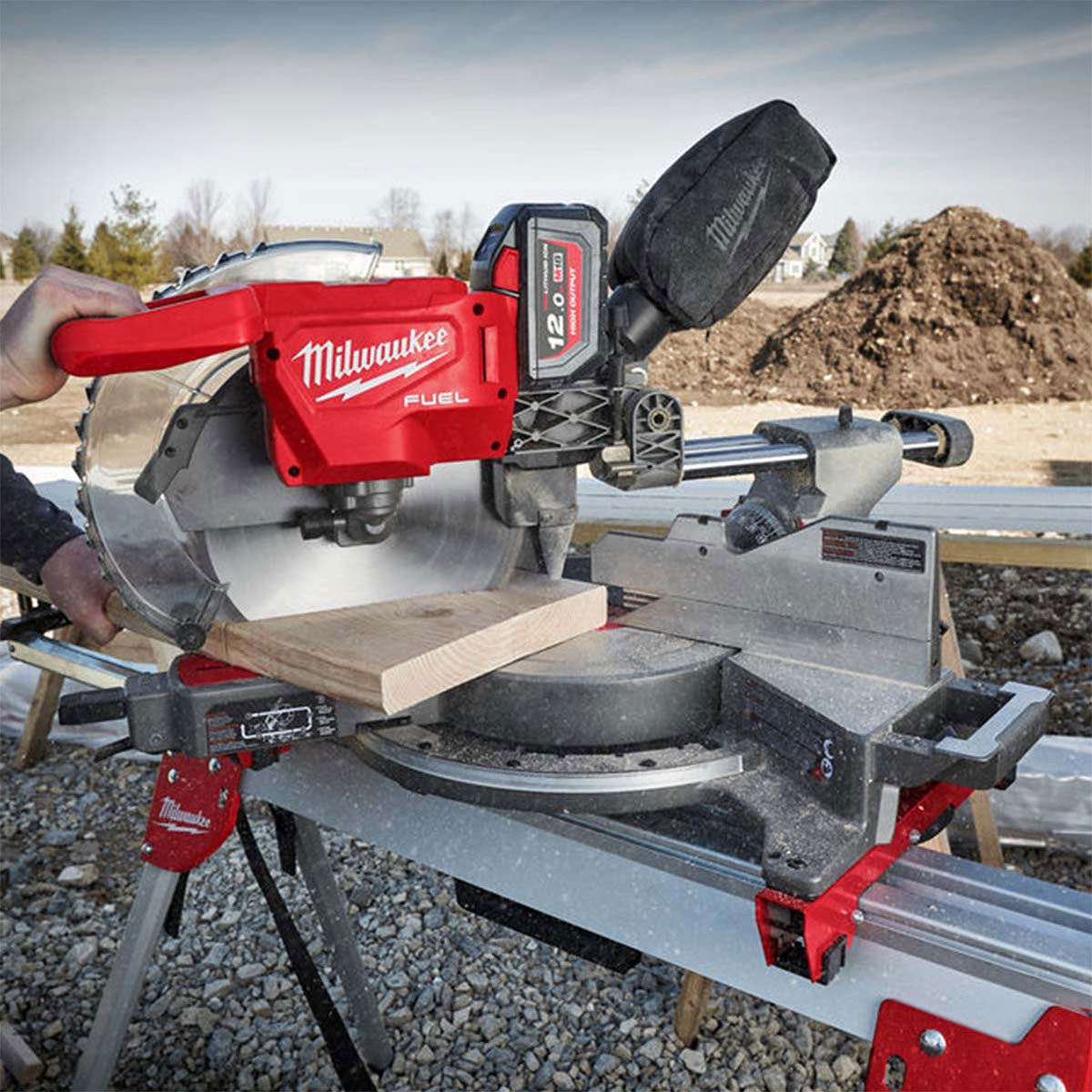 Milwaukee M18FMS305-0 18V Fuel ONE-KEY Brushless 305mm Mitre Saw with 1 x 6.0Ah Battery & Charger