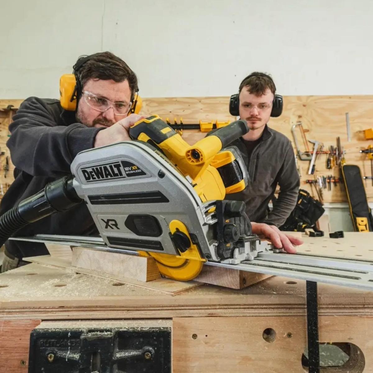 Dewalt DCS525P2T 18V XR Brushless 165mm Plunge Saw with 2 x 5.0Ah Batteries, Charger & Case