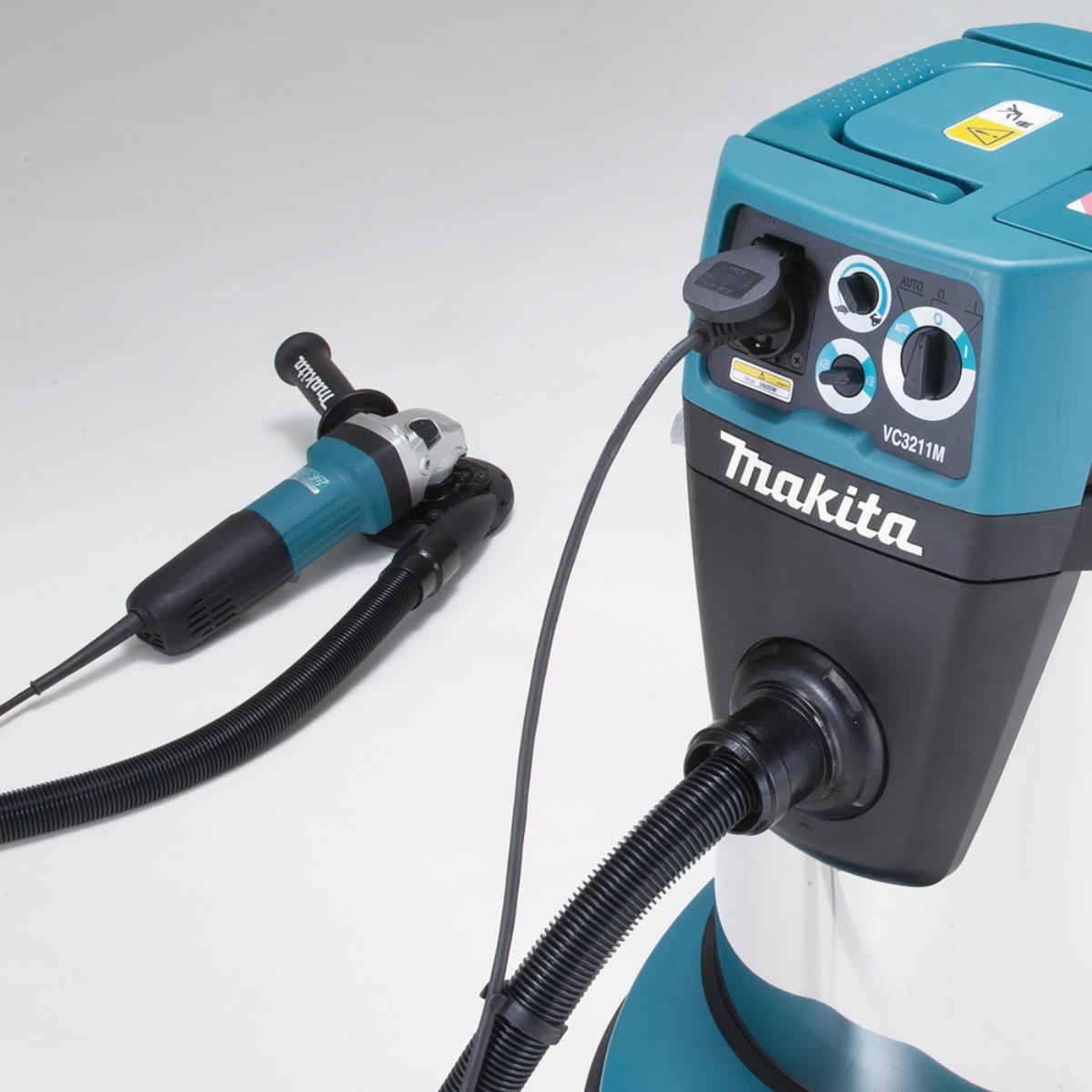 Makita VC3211MX1/1 32L M-Class Wet/Dry Dust Extractor 110V