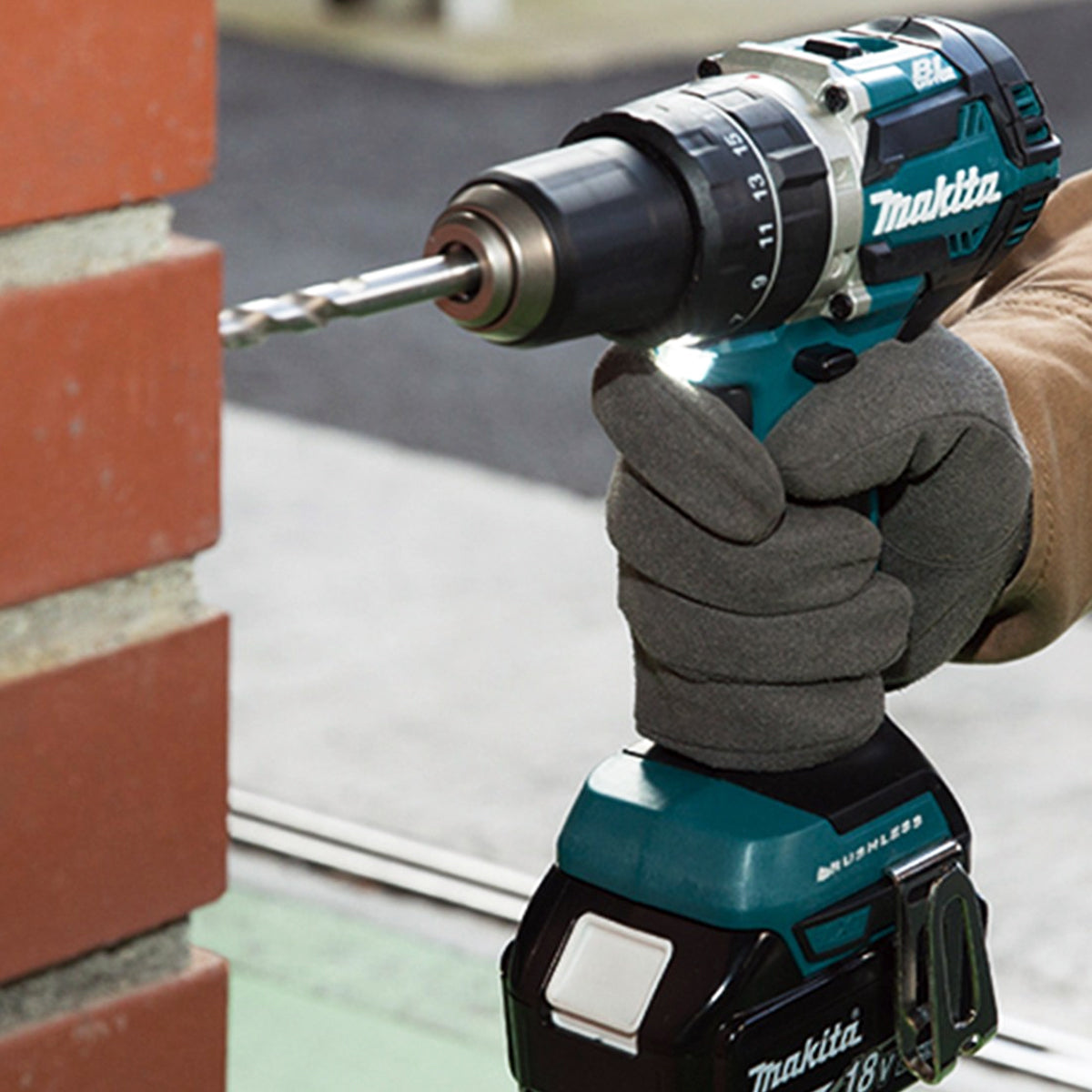 Makita DLX2180TJ 18V Brushless Twin Kit With 2 x 5.0Ah Batteries, Charger & 100 Piece Drill Set