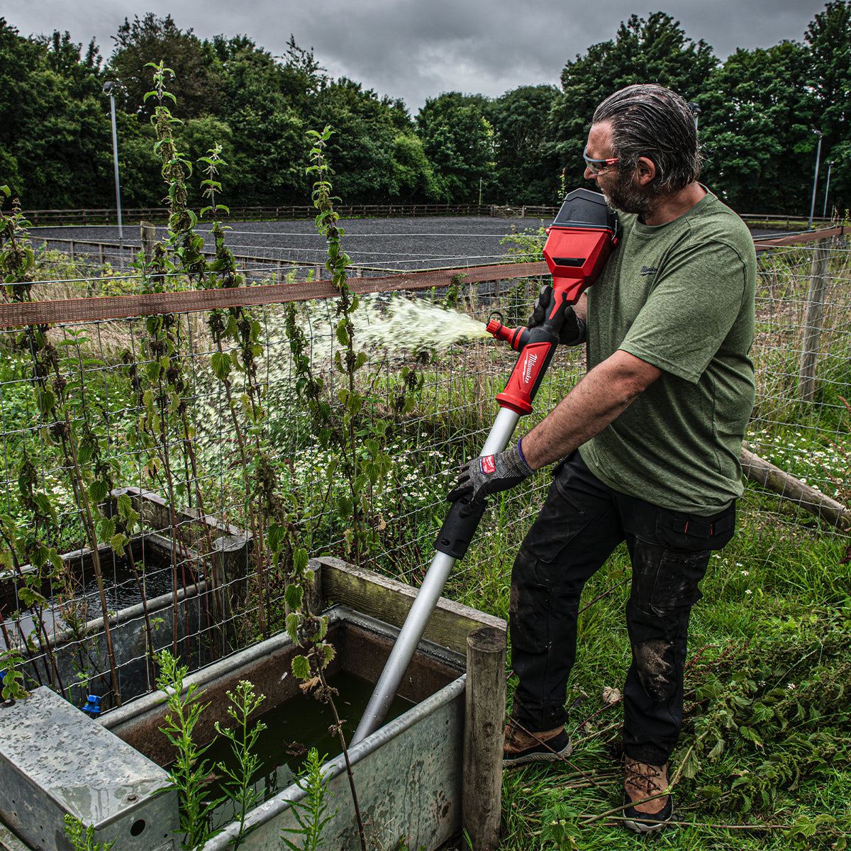 Milwaukee M18BLSWP-0 18V Hydropass Brushless Stick Water Pump with 1 x 3.0Ah Battery & Charger