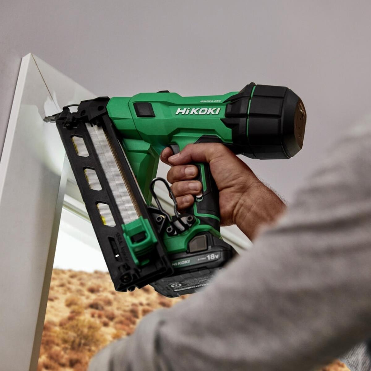 HiKOKI NT1865DAAW9Z 18V 15G Angled Finishing Nailer With 1 x 2.0Ah Battery Charger & Case