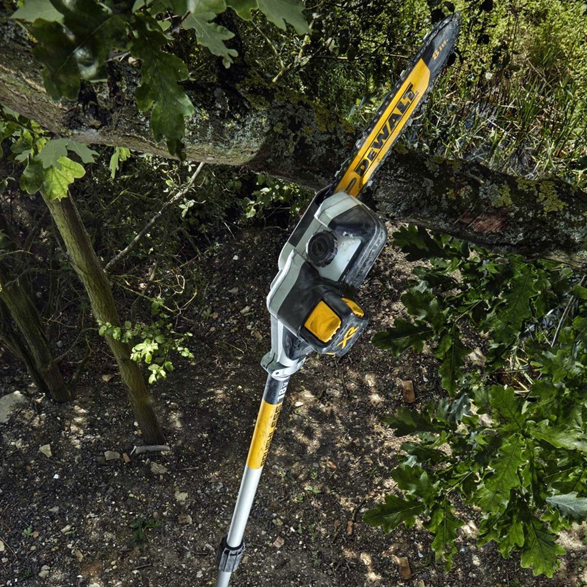 Dewalt DCMPS567P1 18V XR Brushless Telescopic Pole Chainsaw with 1 x 5.0Ah Battery & Charger