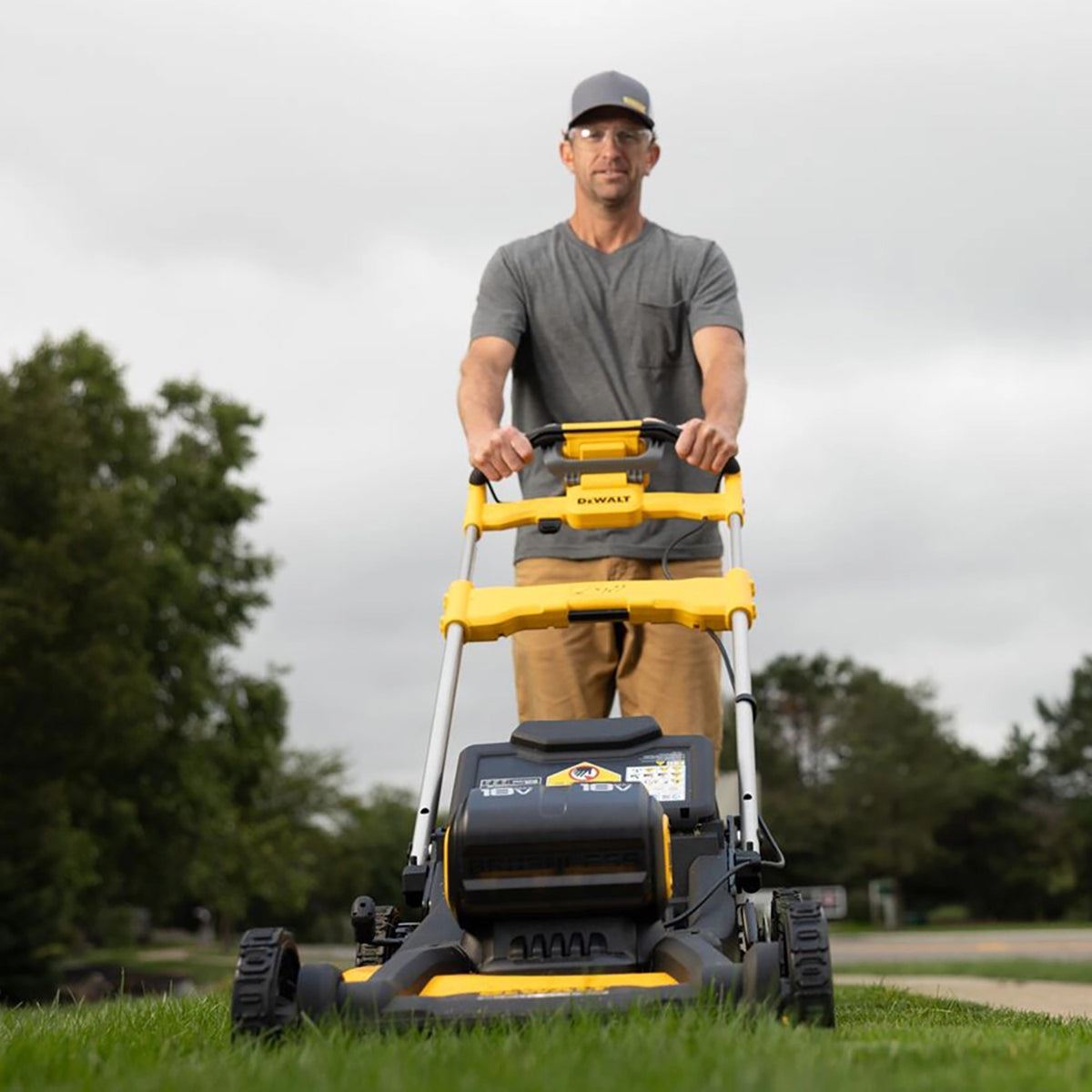 Dewalt DCMWSP156N-XJ 36V Brushless Self-Propelled Lawn Mower with 2 x 9.0Ah Battery & Charger