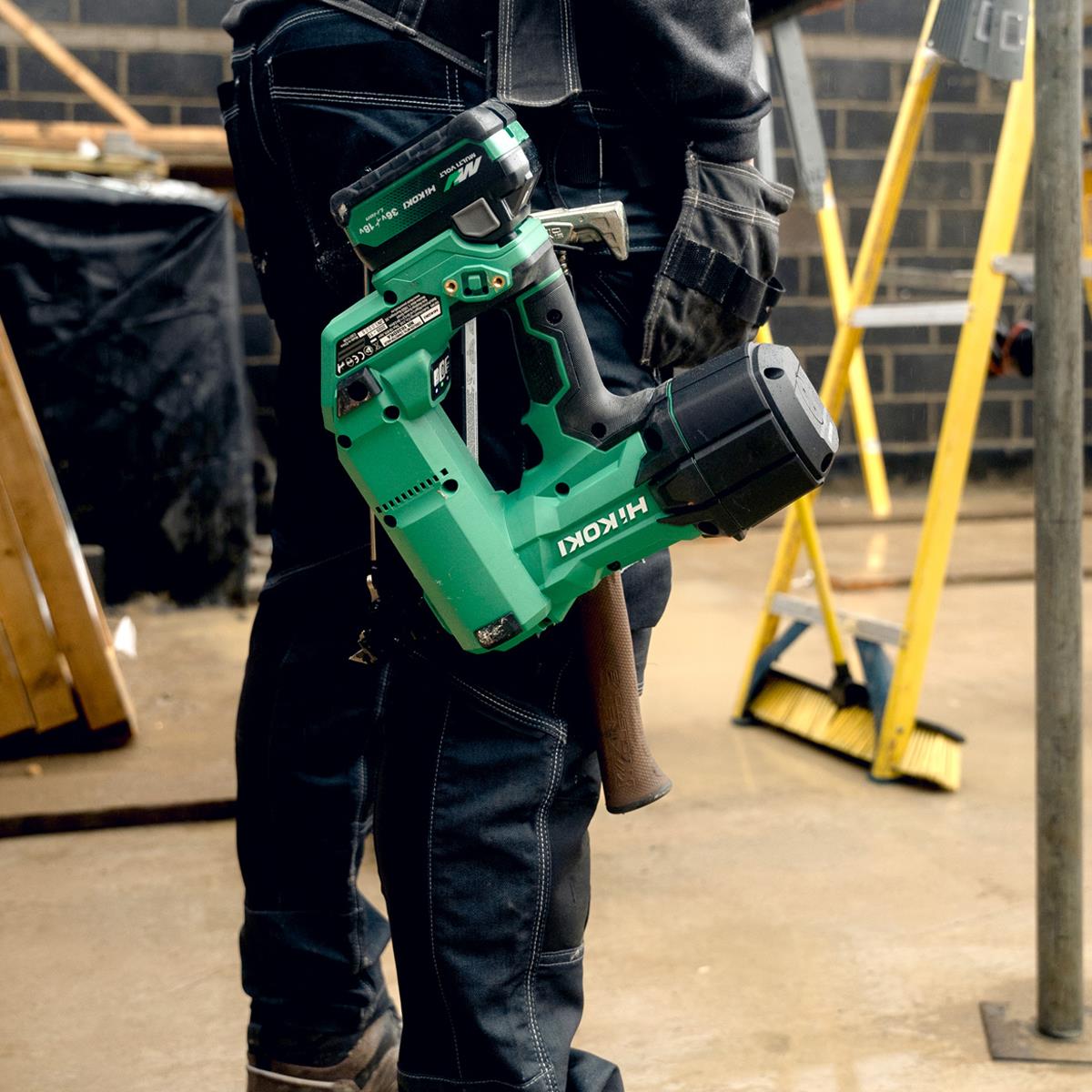 HiKOKI NR1838DKAJXZ 18V Brushless 38mm Metal Connector Nailer with 2 × 2.5/5.0Ah Battery, Charger & Case