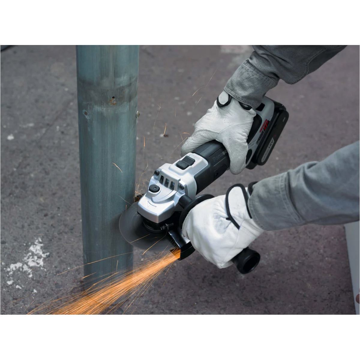 Panasonic PAN46A2LJ EY46A2LJ2G 18V Grinder 125mm 2 x 5.0Ah Li-Ion Batteries & Charger With Case