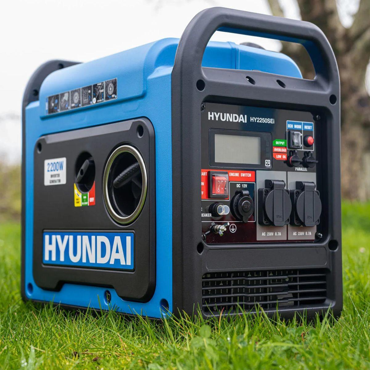 Hyundai HY2250SEI Petrol Inverter Generator with Electric/Recoil Start 2200W/230V