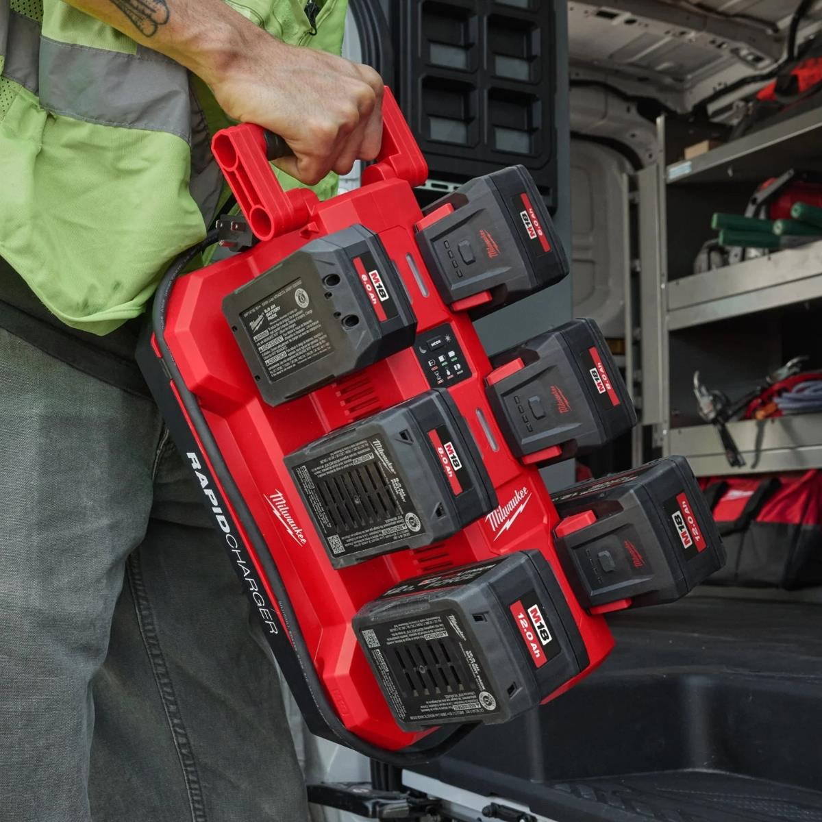 Milwaukee M18MPC6 M18 Mobile Packout 6 Bay Rapid Charger 240V 4932498552