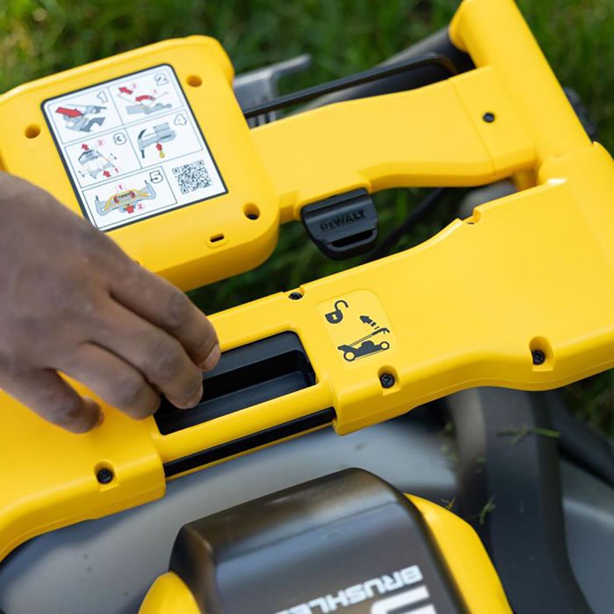 Dewalt DCMWSP550N-XJ 54V XR Flexvolt Brushless Self-Propelled Lawn Mower with 1 x 6.0Ah Battery & Charger