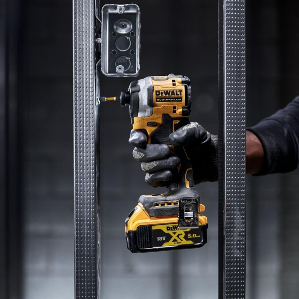 Dewalt DCF850N 18V XR Brushless Impact Driver With 1 x 2.0Ah Battery & Charger