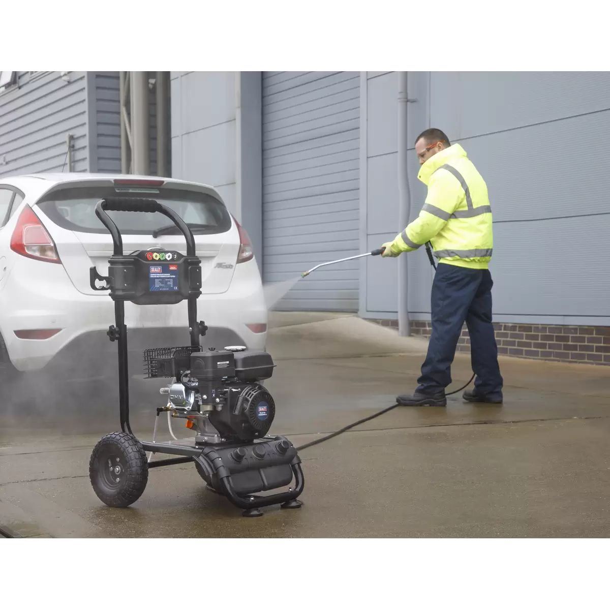 Sealey PWM2500 Petrol Pressure Washer 220bar 540L/hr 6.5hp
