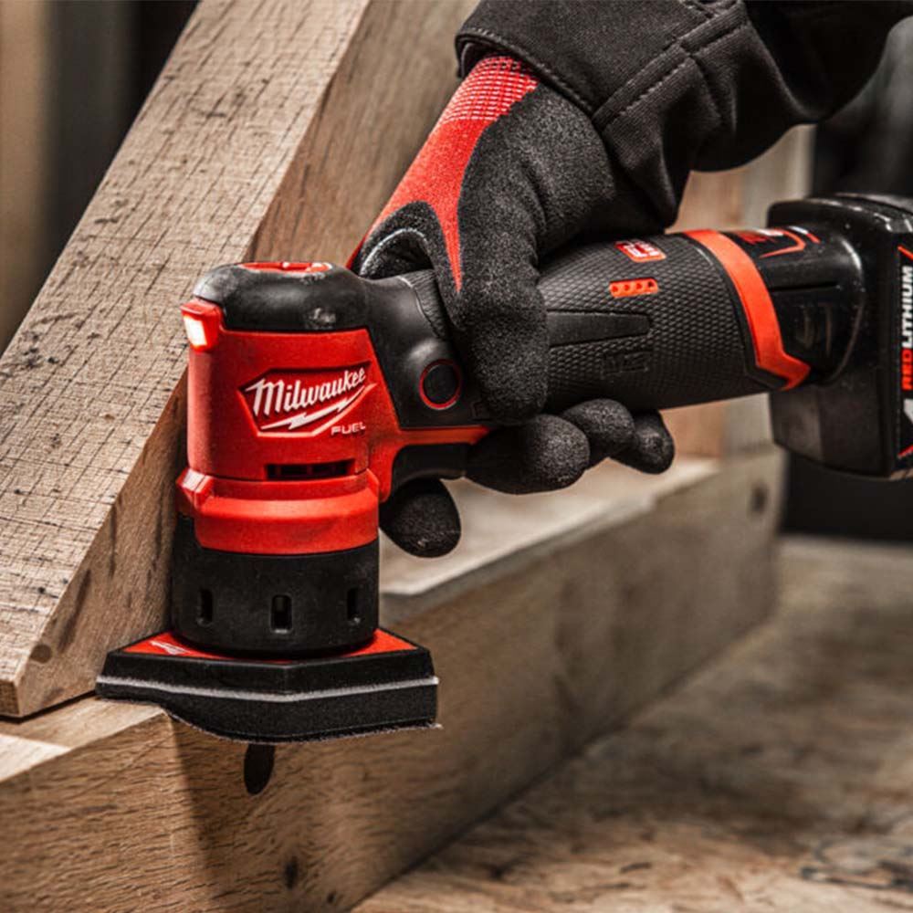 Milwaukee M12FDSS-0B 12V Brushless Spot Sander with 1 x 5.0Ah Battery Charger & Bag