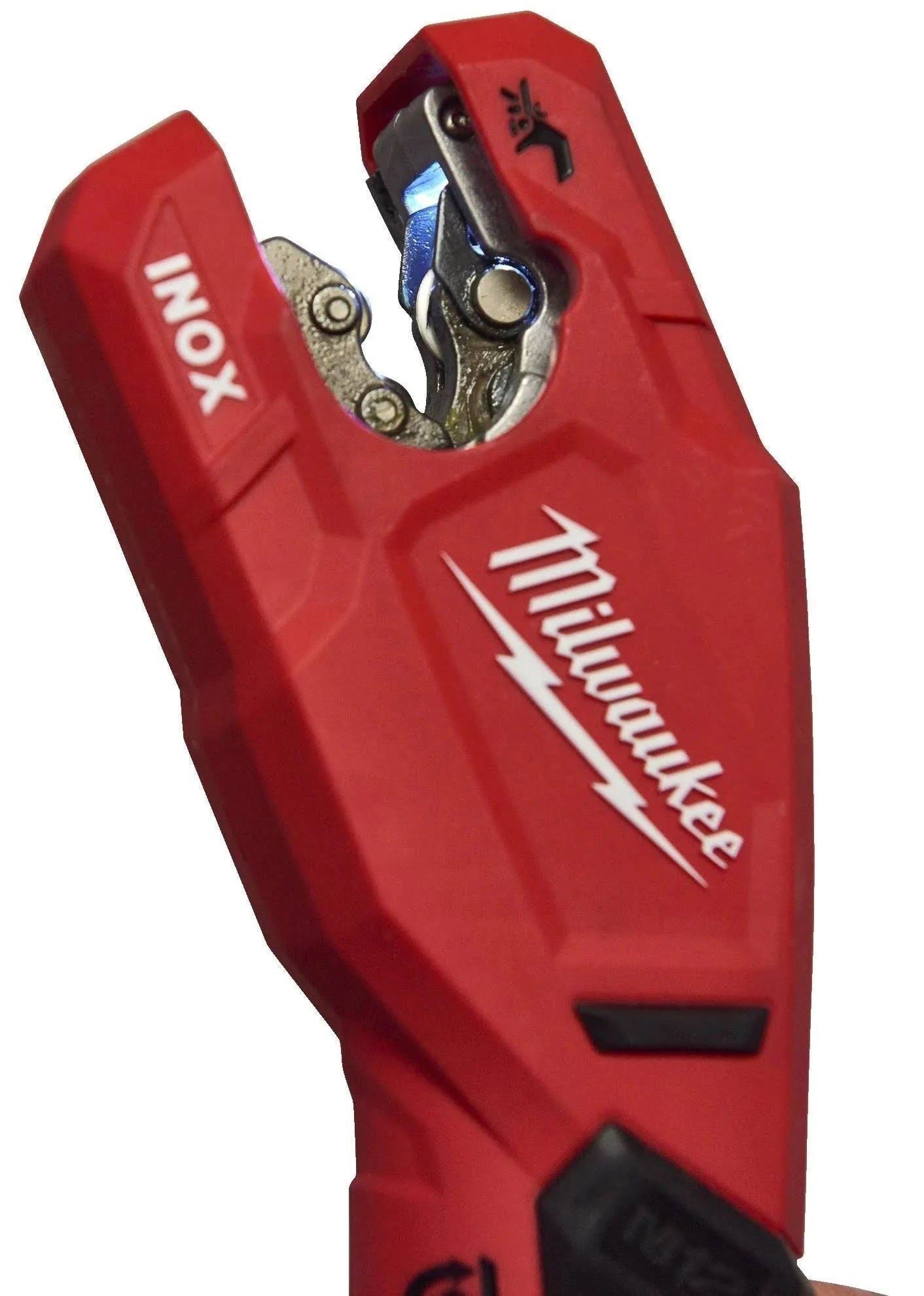 Milwaukee M12PCSS-0 12V 12-28mm Pipe Cutter with 1 x 6.0Ah Battery & Charger