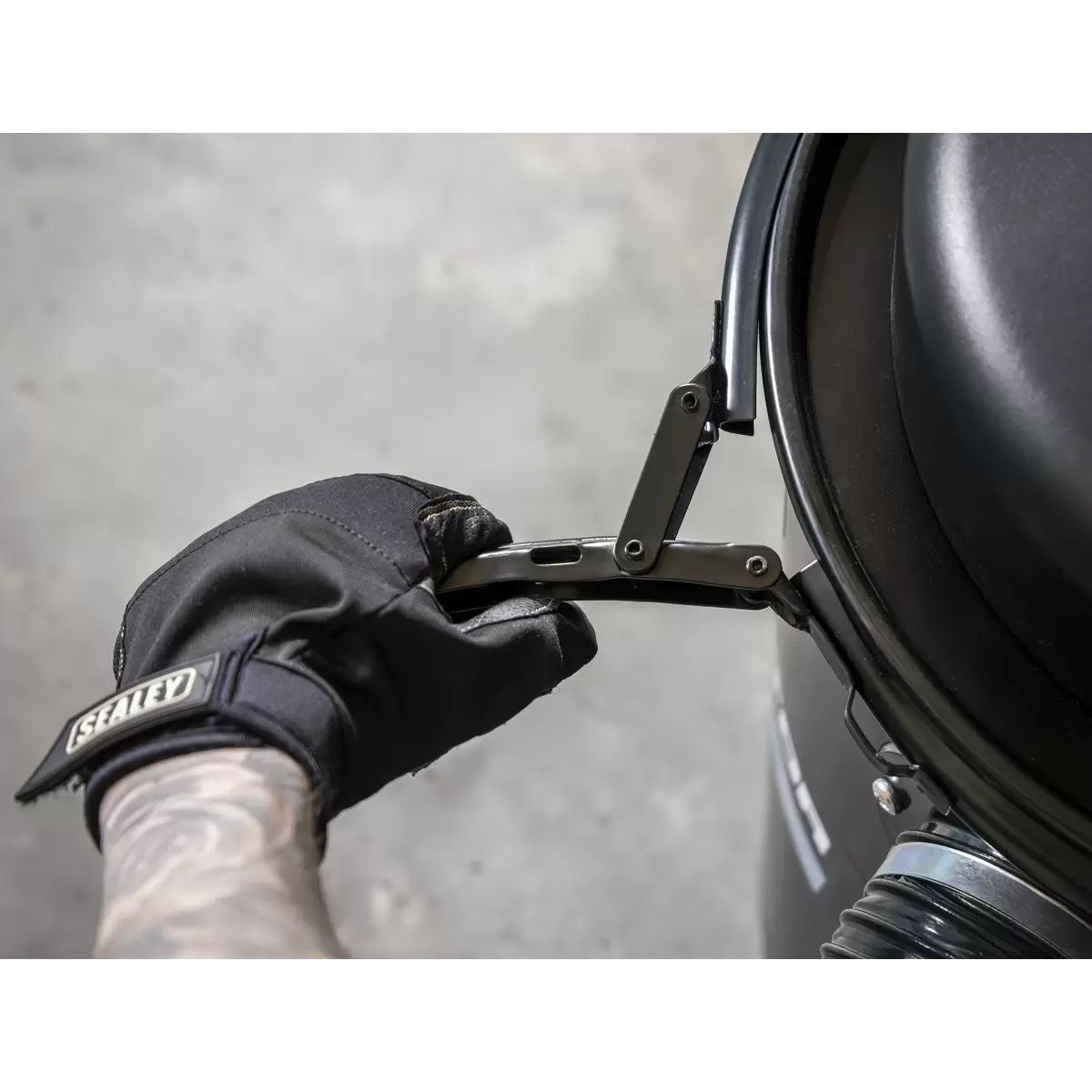 Sealey SM68 Portable Dust Extractor 50L 1200W/230V