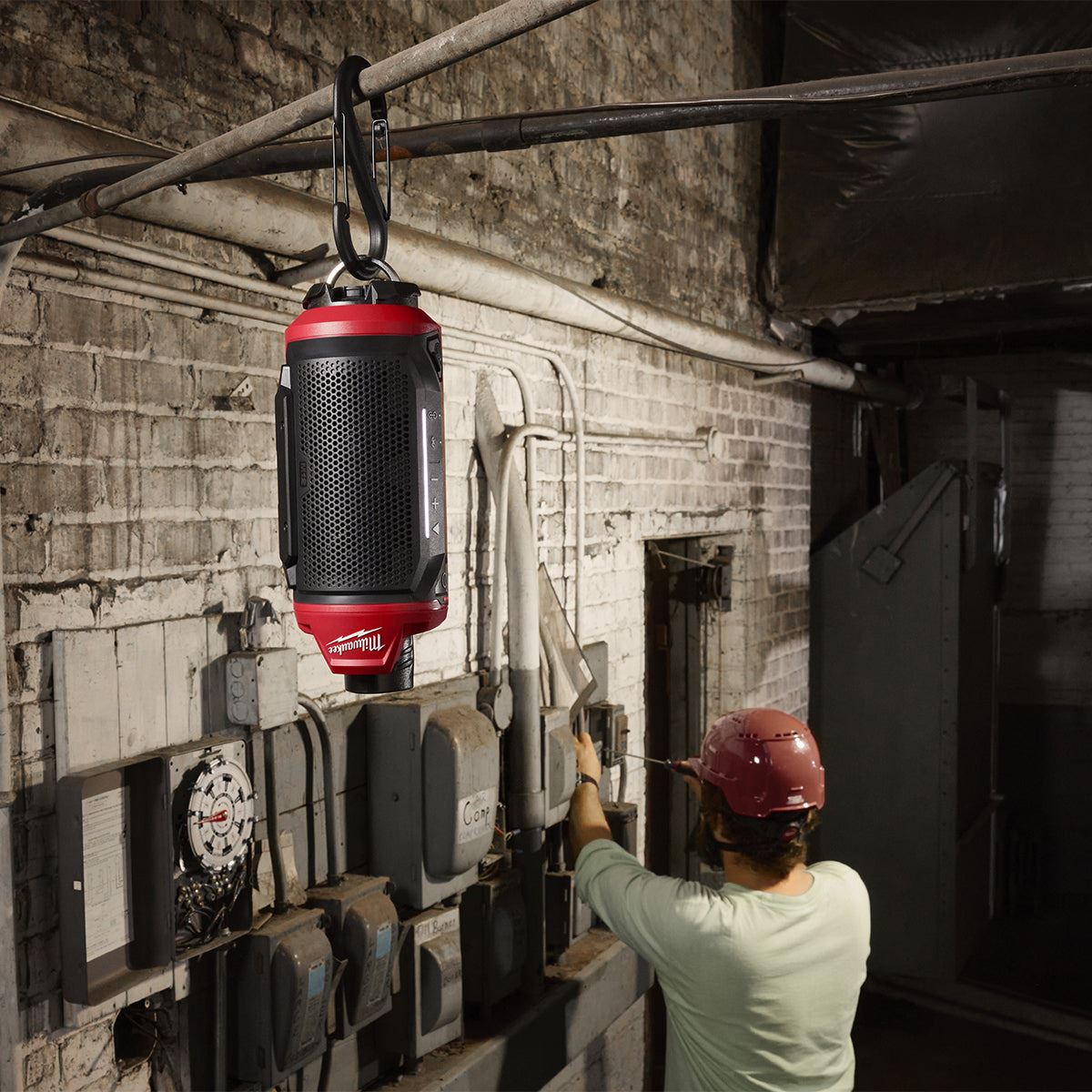 Milwaukee M12SPEJSG2-0 12V Bluetooth Jobsite Speaker with 1 x 2.5Ah Battery & Charger