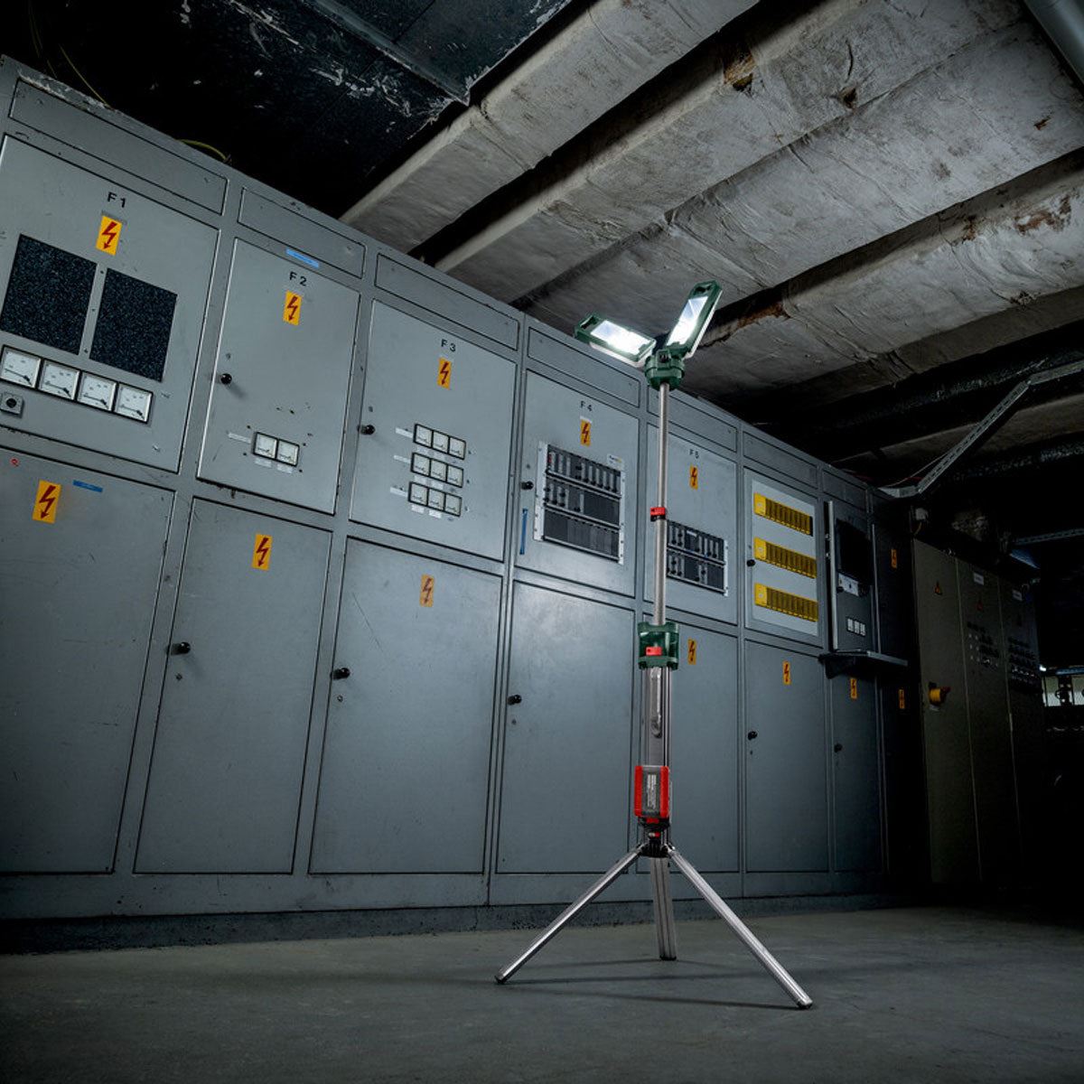 Metabo BSA 18 LED 5000 DUO-S 18V Tripod Site Light with 1 x 4.0Ah Battery & Charger