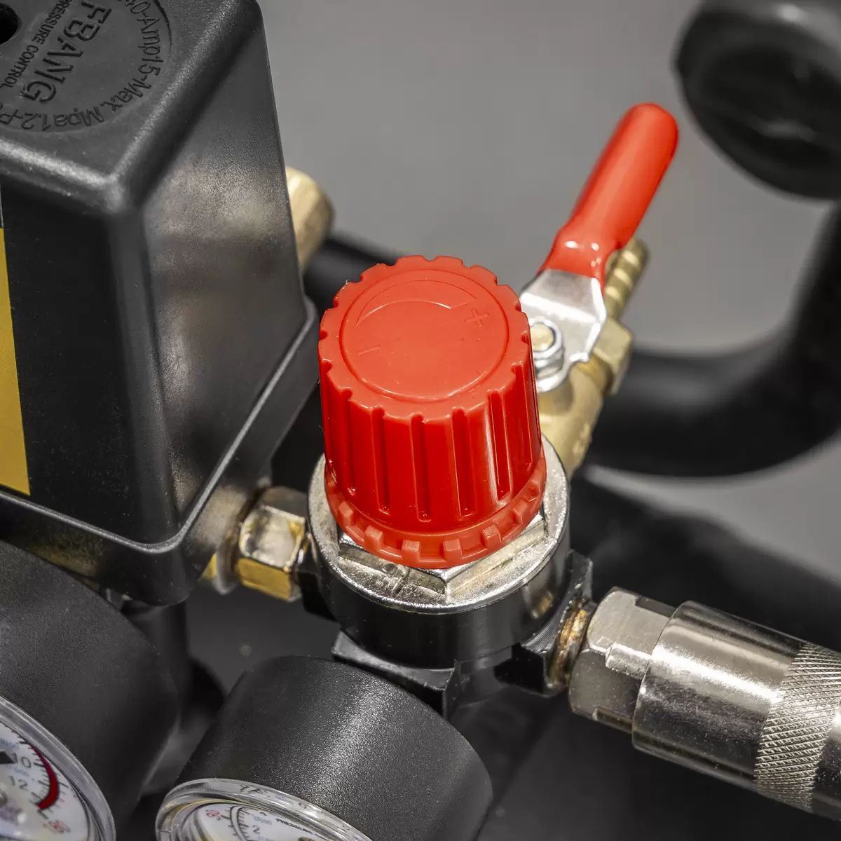 Sealey SAC5030VA Air Compressor 50L V-Twin Direct Drive 3hp/230v