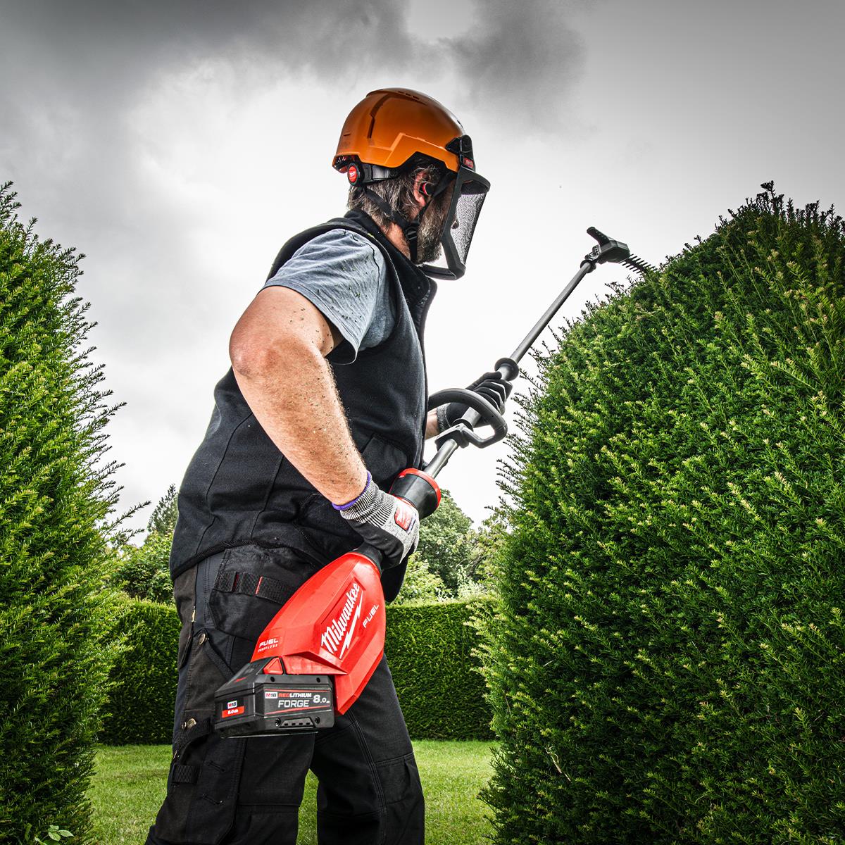 Milwaukee M18FHETE22-0 M18 18V Brushless Pole Hedge Trimmer With 1 x 5.0Ah Battery & Charger