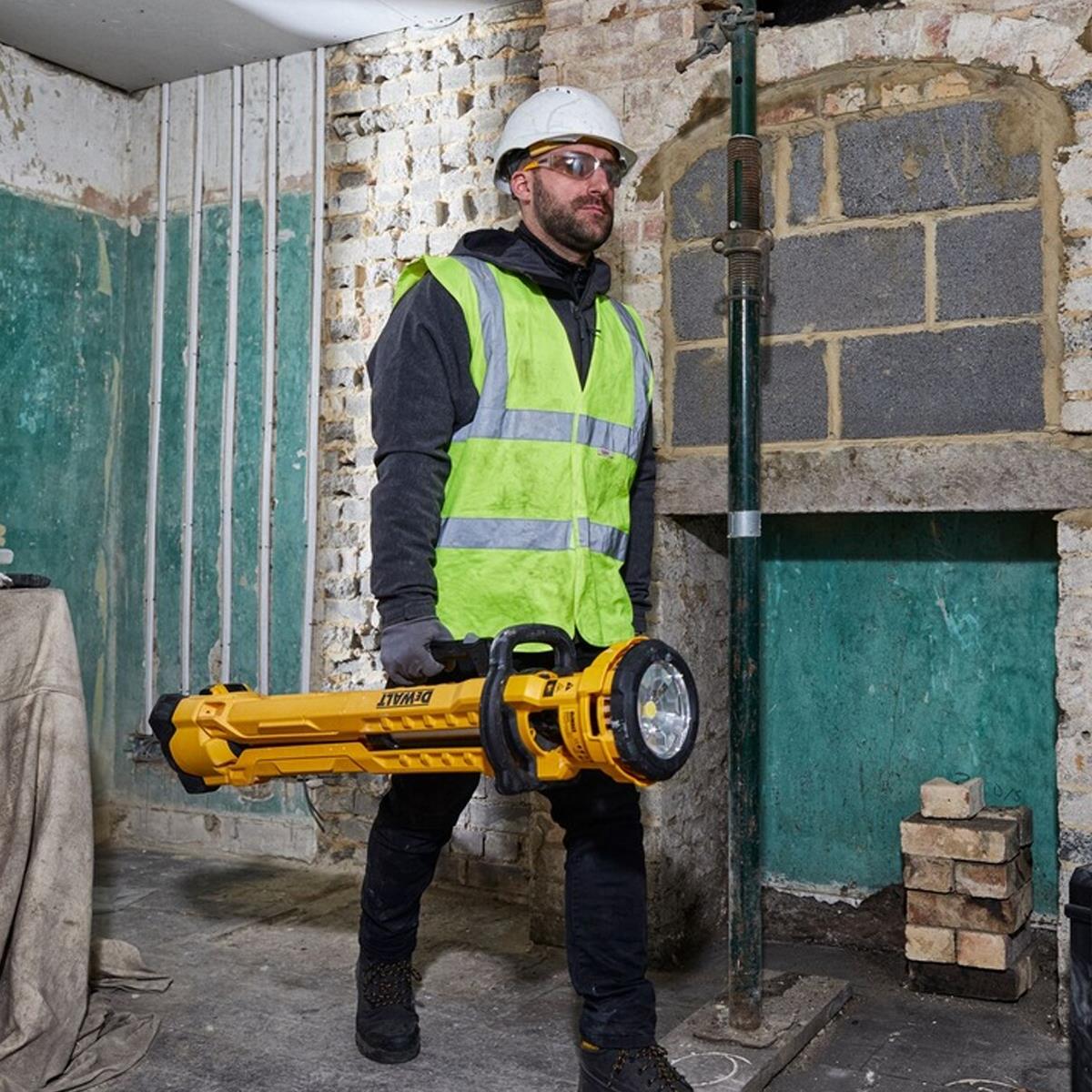 Dewalt DCL079 18V XR LED Tripod Light Body Only