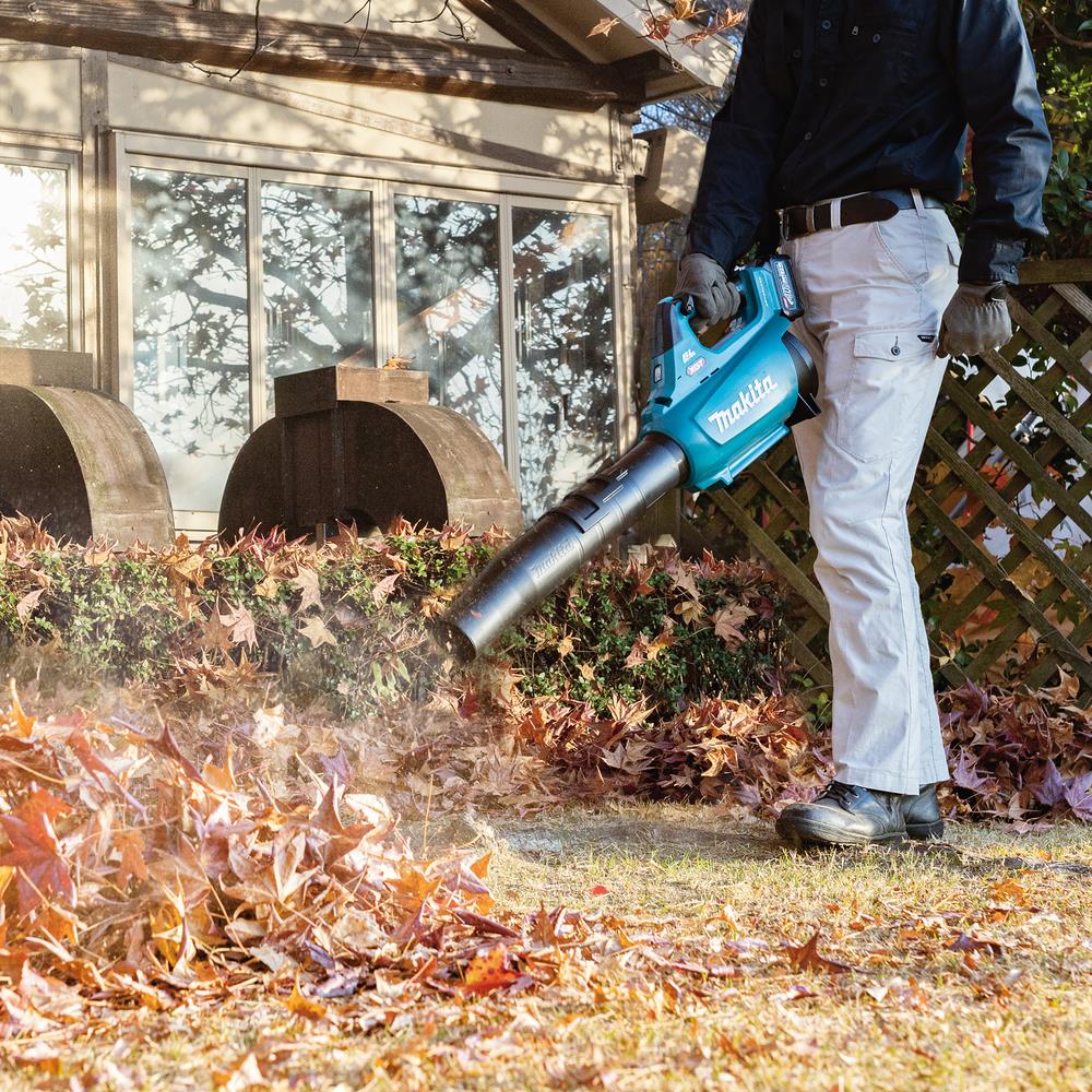 Makita UB001GZ 40V XGT Cordless Blower with 1 x 2.5Ah Battery & Charger