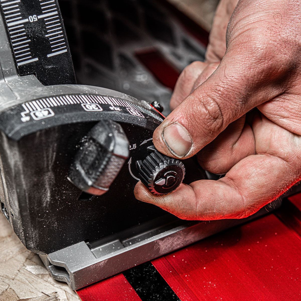 Milwaukee M18FPS55-0P 18V 165mm Fuel Brushless Plunge Saw with 2 x 5.0Ah Battery & Guide Rail Kit