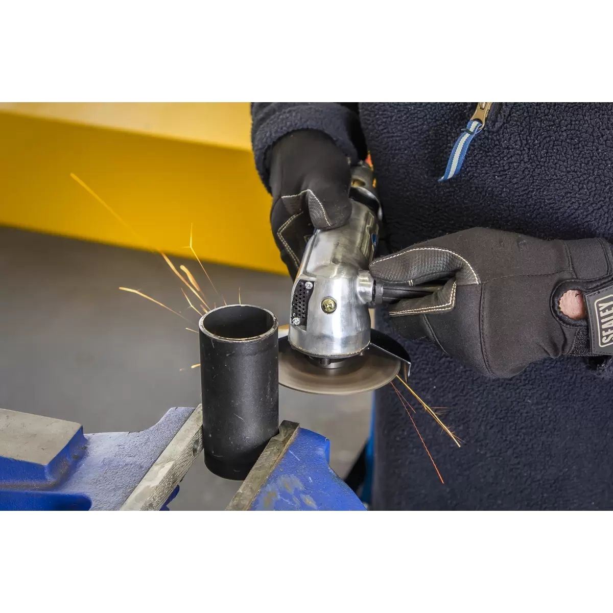 Sealey SA44 Air Angle Grinder 100mm Heavy-Duty