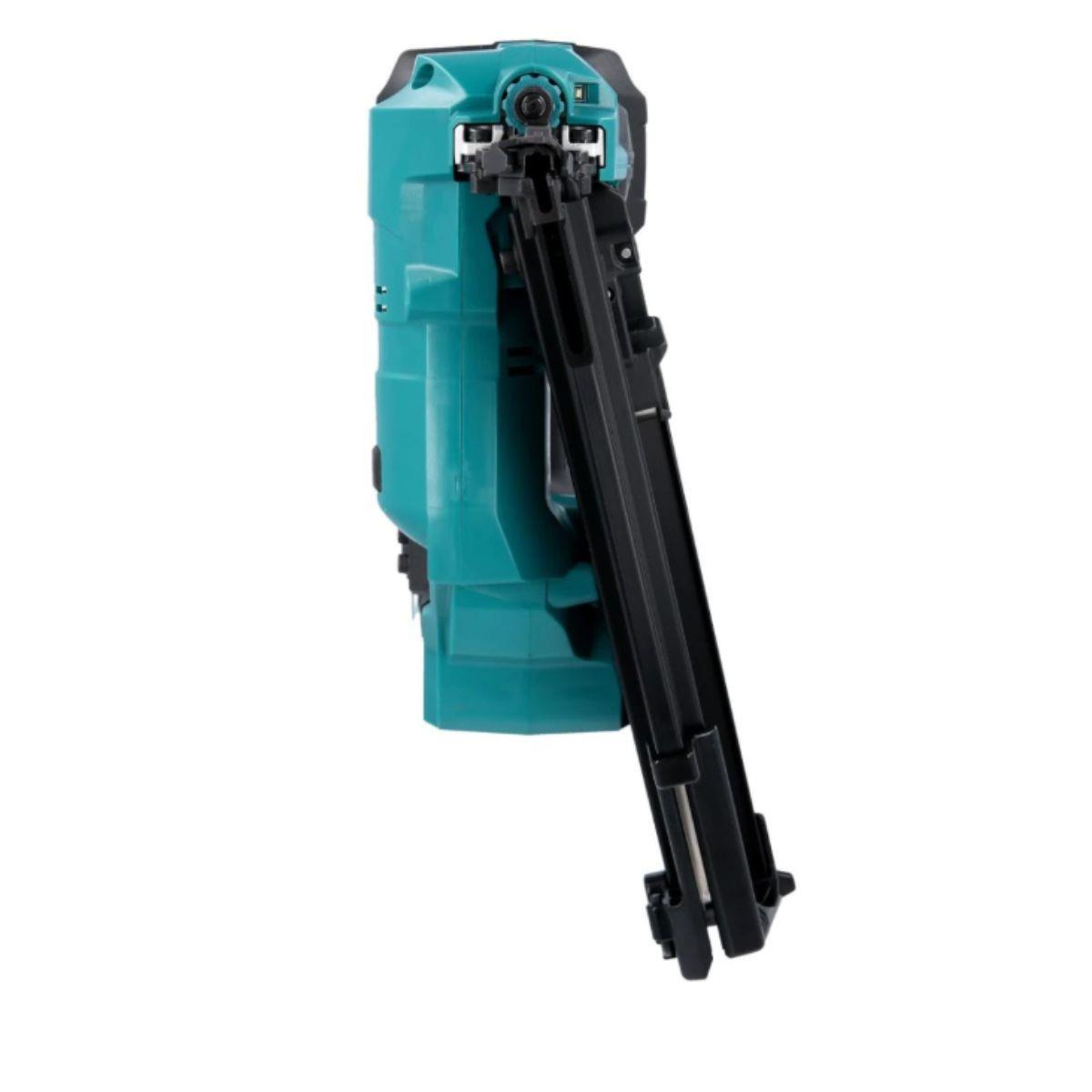 Makita DBN901RTE 18V LXT Cordless Framing Nailer With 2 x 5.0Ah Batteries, Charger & Case