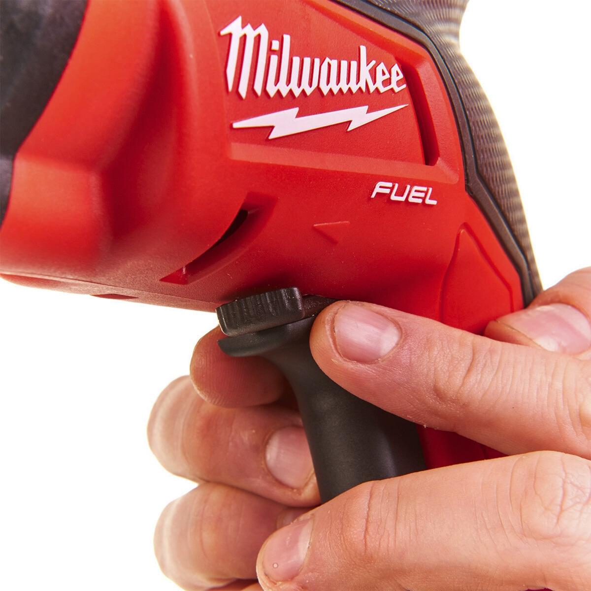 Milwaukee M18FSG-0X 18V Fuel Brushless Screw Gun with 1 x 5.0Ah Battery Charger & Case
