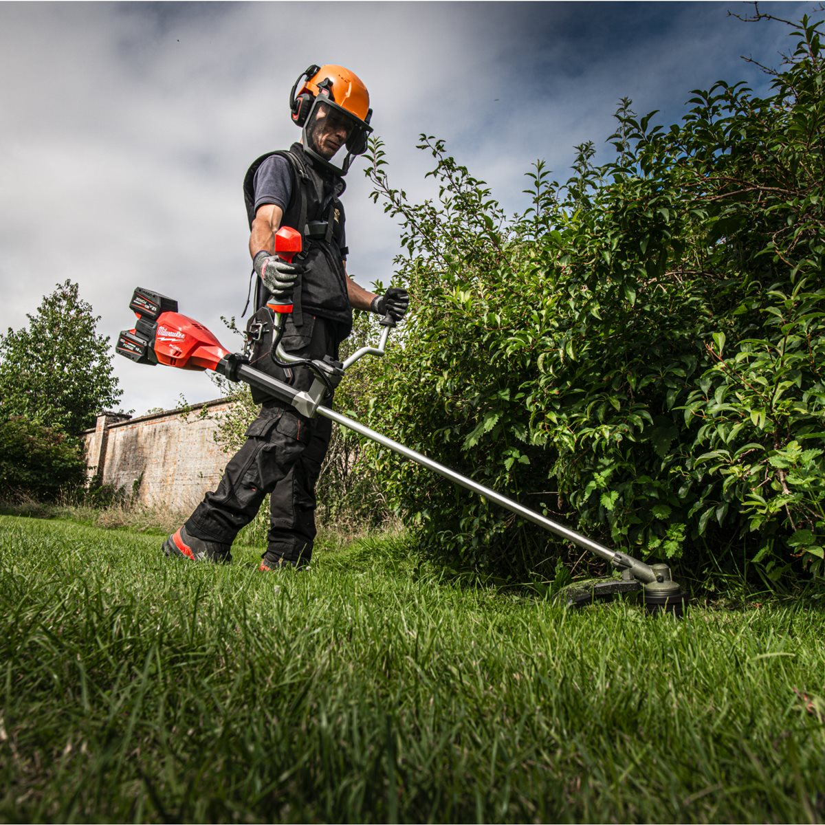 Milwaukee M18F2BCU-122 36V FUEL Brushless Brush Cutter with 2 x 12.0Ah Battery & Charger 4933480861