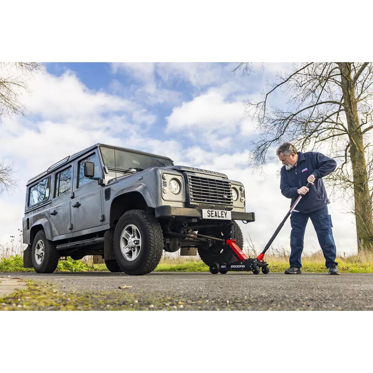Sealey 2500RG Big Wheel Hybrid Trolley Jack for Off-Road Vehicles 4 x 4s with Super Rocket Lift 2.5 Tonne