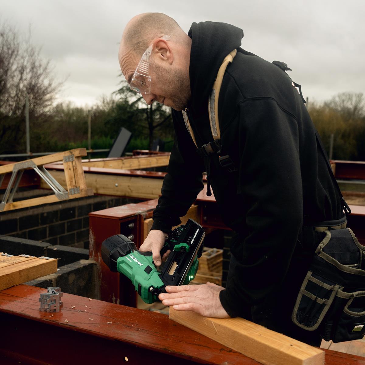 HiKOKI NR1838DKAJXZ 18V Brushless 38mm Metal Connector Nailer with 2 × 2.5/5.0Ah Battery, Charger & Case