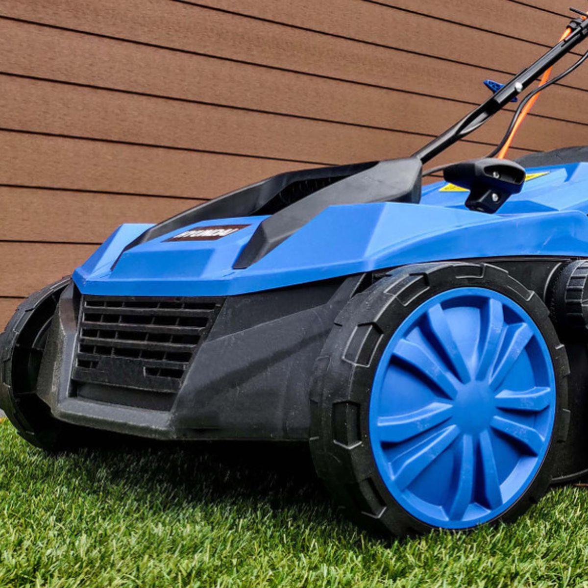 Hyundai HYSW1600E 38cm Artificial Grass Sweeper Multi-use Brush 45L Collection Bag 230V/1600W