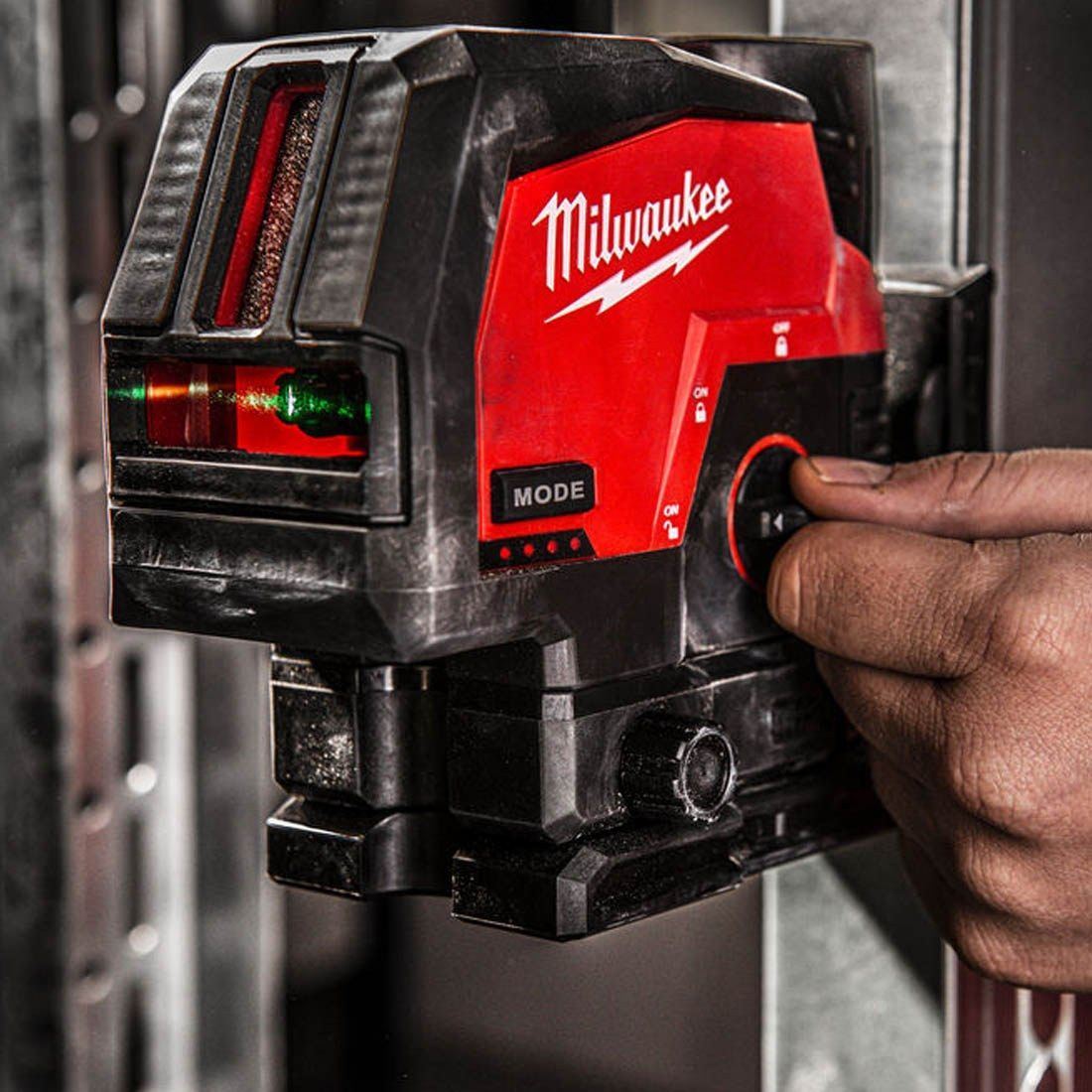 Milwaukee M12CLLP-0 12V Green Cross Line 2 Plane Laser 360° Case with 1 x 2.5Ah Battery Charger & Laser Tripod
