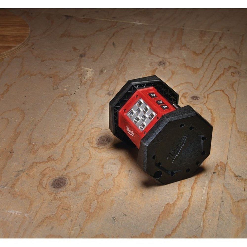Milwaukee M18AL-0 18V LED Area Light with 1 x 3.0Ah Battery & Charger